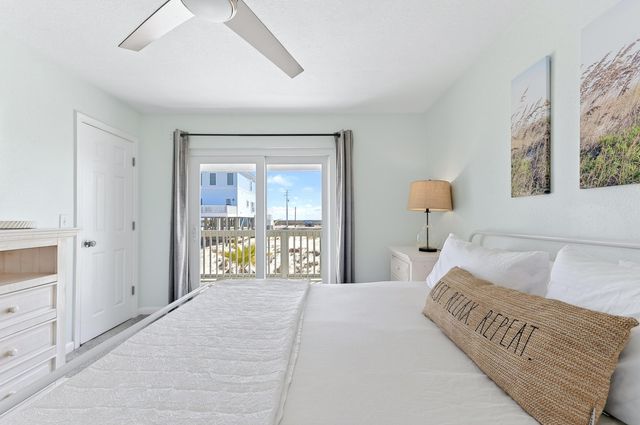 7569 White Sands Boulevard, Navarre, FL 32566