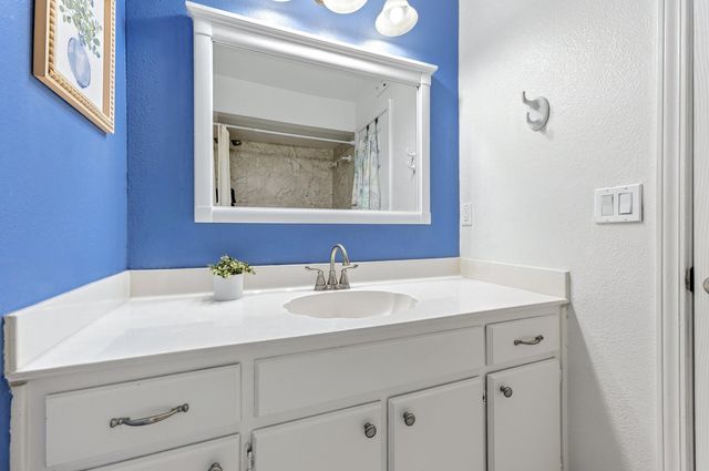 7569 White Sands Boulevard, Navarre, FL 32566