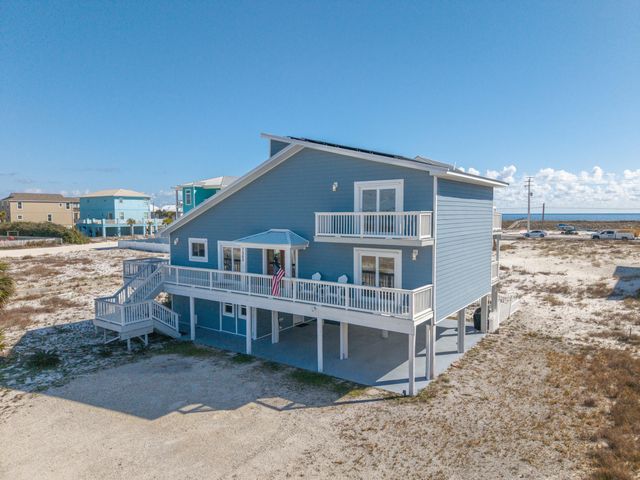 7569 White Sands Boulevard, Navarre, FL 32566
