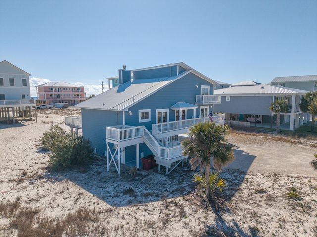 7569 White Sands Boulevard, Navarre, FL 32566