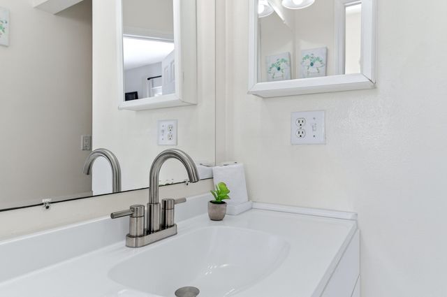 7569 White Sands Boulevard, Navarre, FL 32566