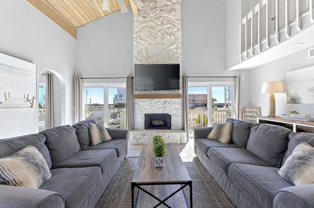 7569 White Sands Boulevard, Navarre, FL 32566