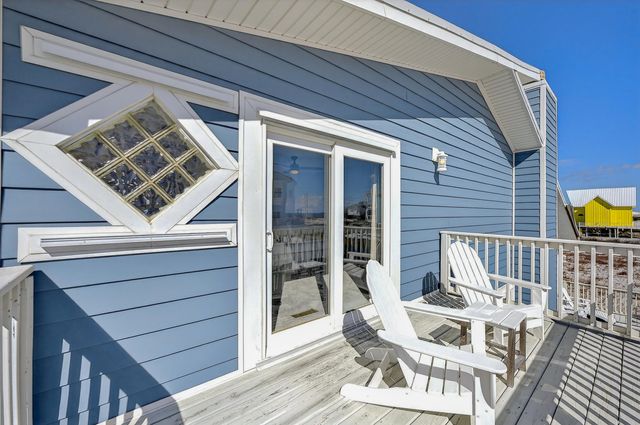 7569 White Sands Boulevard, Navarre, FL 32566