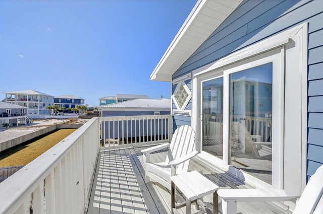 7569 White Sands Boulevard, Navarre, FL 32566