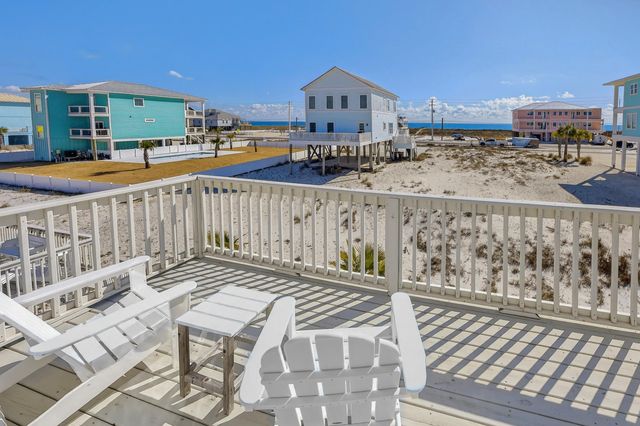 7569 White Sands Boulevard, Navarre, FL 32566