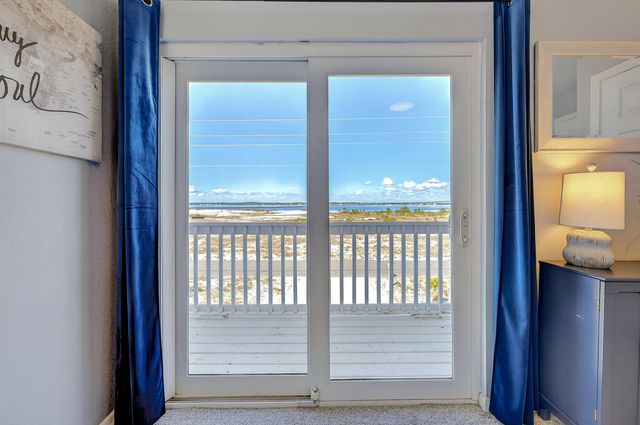 7569 White Sands Boulevard, Navarre, FL 32566