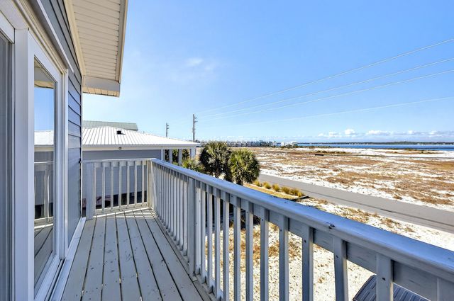 7569 White Sands Boulevard, Navarre, FL 32566