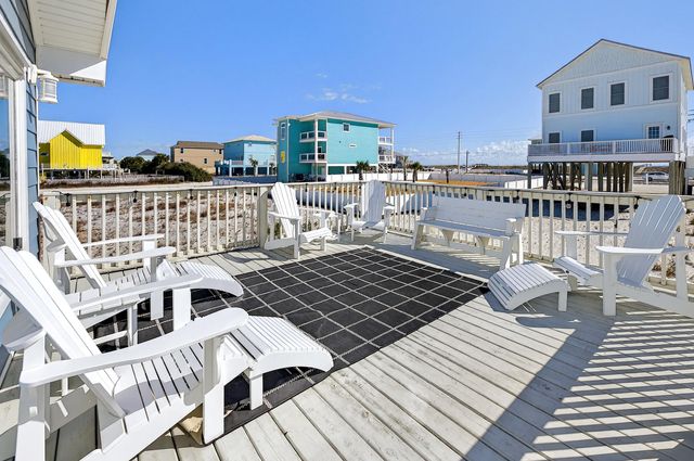 7569 White Sands Boulevard, Navarre, FL 32566