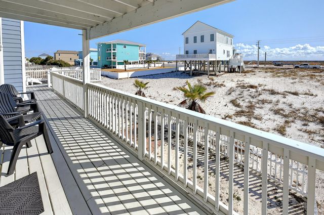 7569 White Sands Boulevard, Navarre, FL 32566