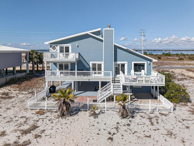 7569 White Sands Boulevard, Navarre, FL 32566