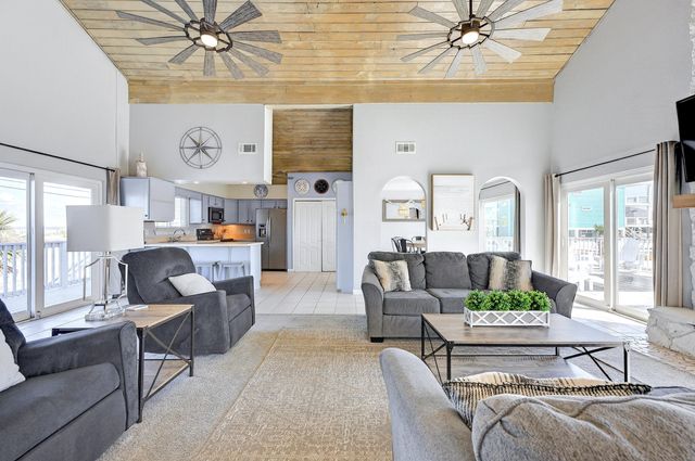 7569 White Sands Boulevard, Navarre, FL 32566