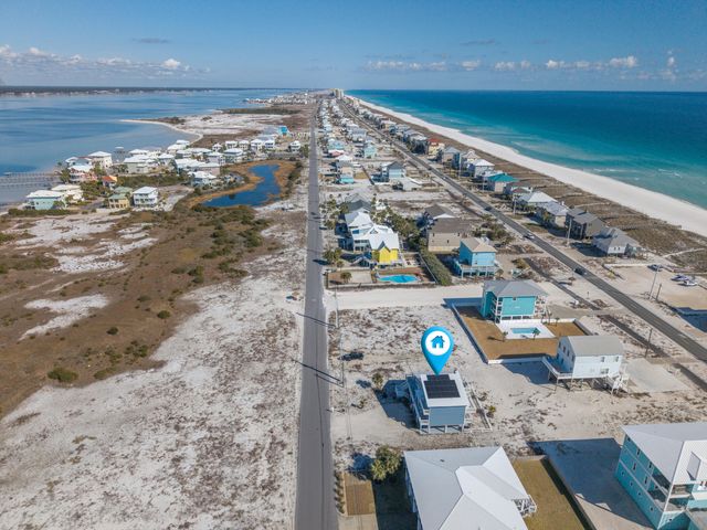 7569 White Sands Boulevard, Navarre, FL 32566