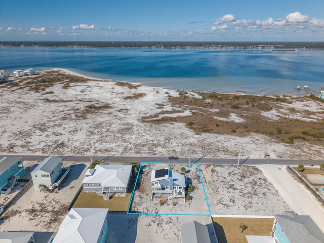 7569 White Sands Boulevard, Navarre, FL 32566
