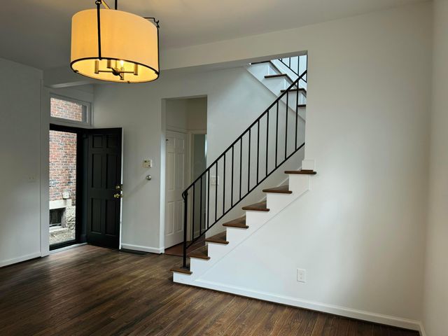 561 S 5th Street, Columbus, OH 43206
