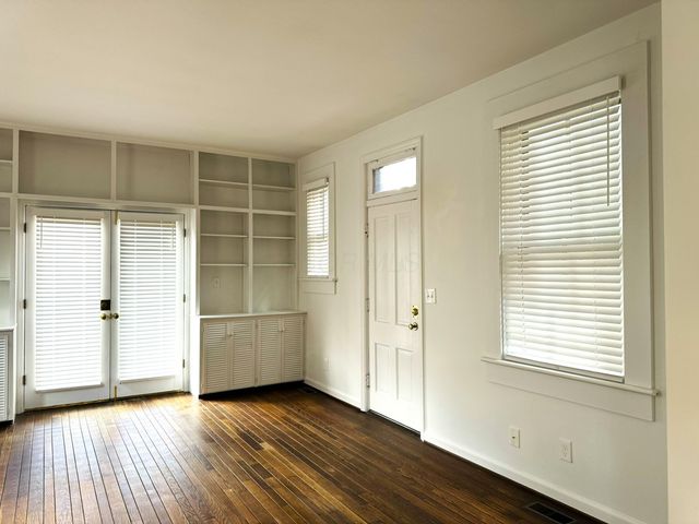 561 S 5th Street, Columbus, OH 43206