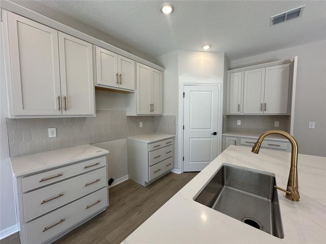 4934 EAGLE ROCK DRIVE, Wimauma, FL 33598