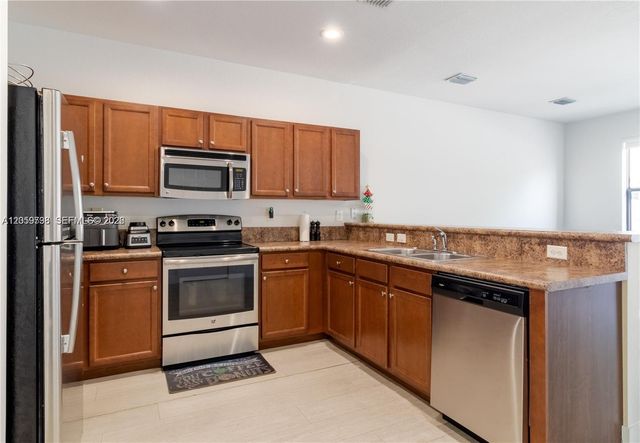 8845 W 35th Ave 8845, Hialeah, FL 33018