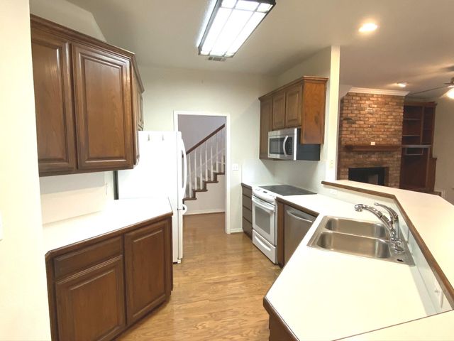 438 Lake Highland Drive, Lake Dallas, TX 75065