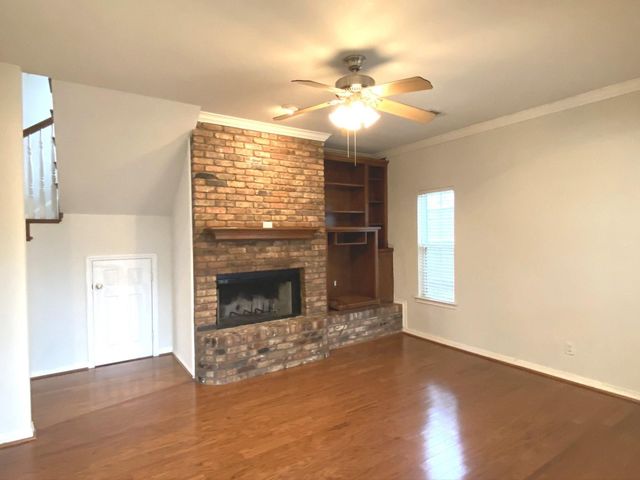 438 Lake Highland Drive, Lake Dallas, TX 75065