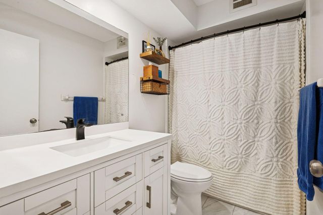 4350 Brookside Court 108, Edina, MN 55436