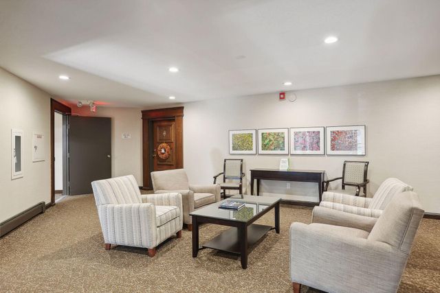 4350 Brookside Court 108, Edina, MN 55436