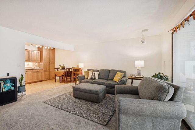 4350 Brookside Court 108, Edina, MN 55436