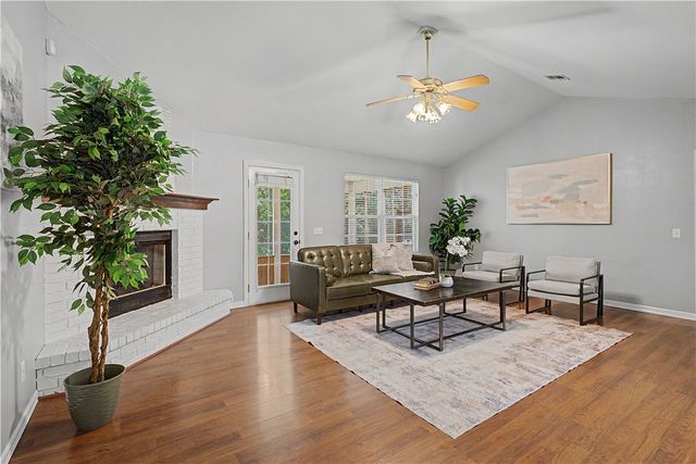 4 Benwick Lane, Bella Vista, AR 72714