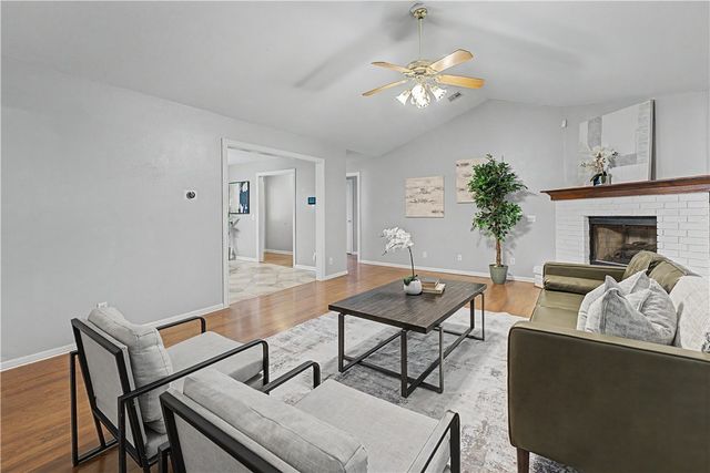 4 Benwick Lane, Bella Vista, AR 72714