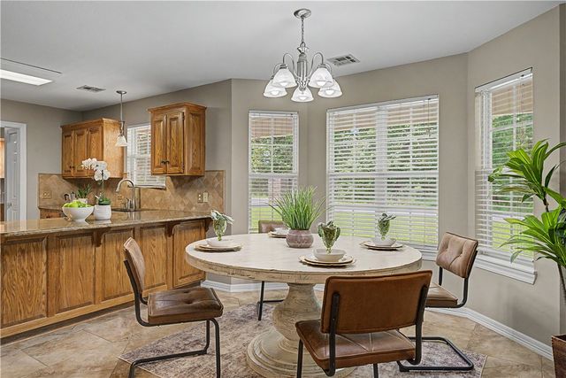 4 Benwick Lane, Bella Vista, AR 72714