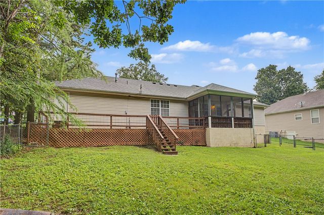 4 Benwick Lane, Bella Vista, AR 72714