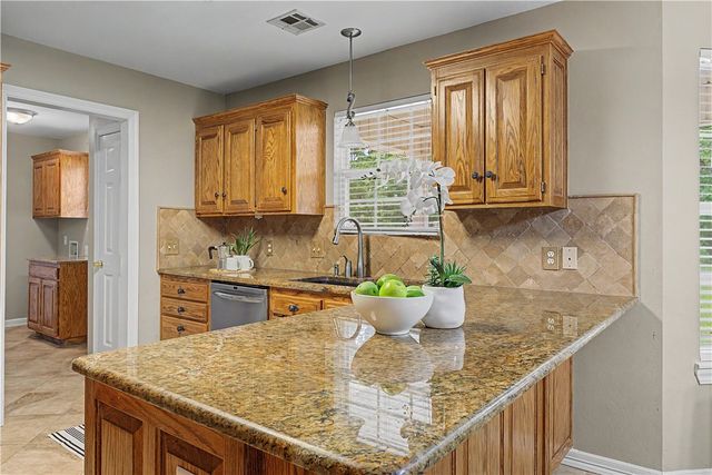 4 Benwick Lane, Bella Vista, AR 72714