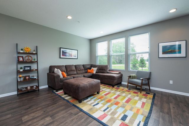 533 Satori Way, Chaska, MN 55318
