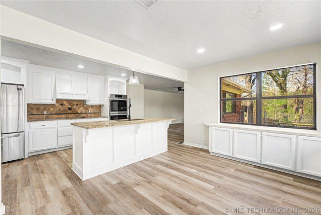 912 W Park Place, Broken Arrow, OK 74011