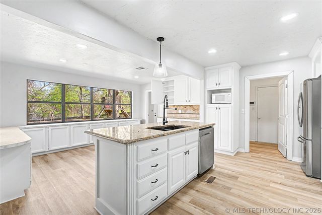 912 W Park Place, Broken Arrow, OK 74011