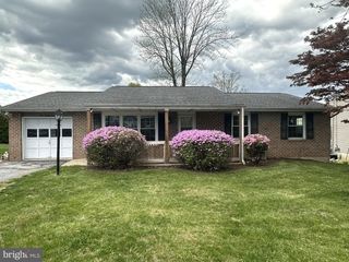 526 SILVER BROOK DR, Birdsboro, PA 19508