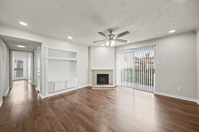12905 Woodforest Boulevard 204, Houston, TX 77015