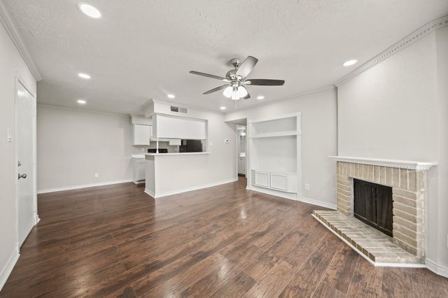 12905 Woodforest Boulevard 204, Houston, TX 77015