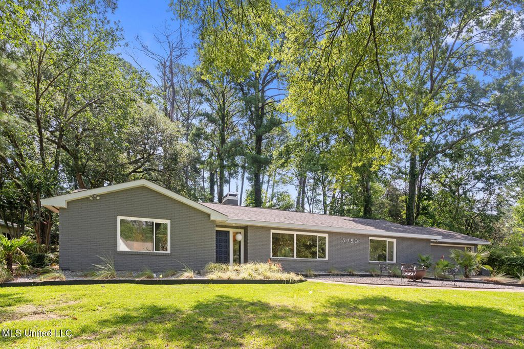 3950 Eastline Drive, Jackson, MS 39211