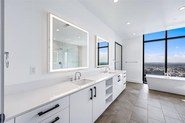 808 Crawford Street 4102, Houston, TX 77010