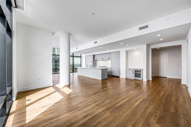 808 Crawford Street 4102, Houston, TX 77010
