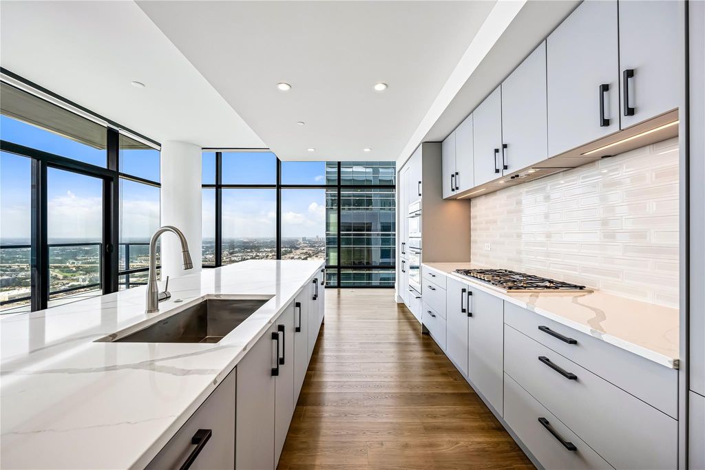 808 Crawford Street 4102, Houston, TX 77010