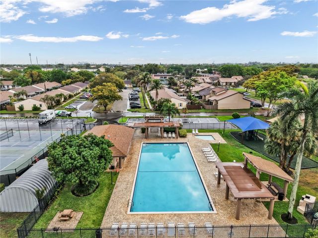 2056 SW 81st Way, Davie, FL 33324