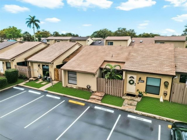 2056 SW 81st Way, Davie, FL 33324
