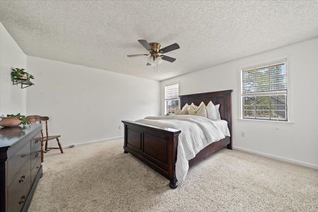 676 HERMITAGE TRAIL DR, Collierville, TN 38017