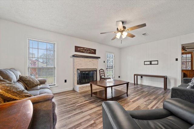 676 HERMITAGE TRAIL DR, Collierville, TN 38017