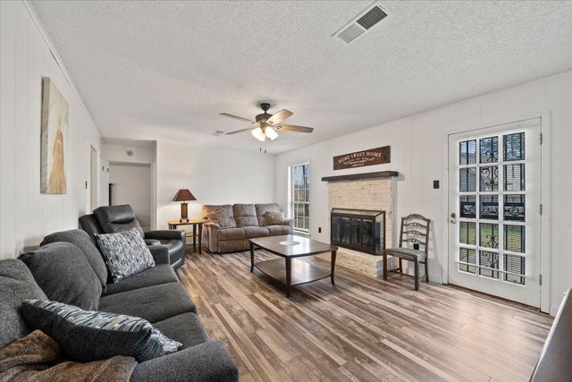 676 HERMITAGE TRAIL DR, Collierville, TN 38017