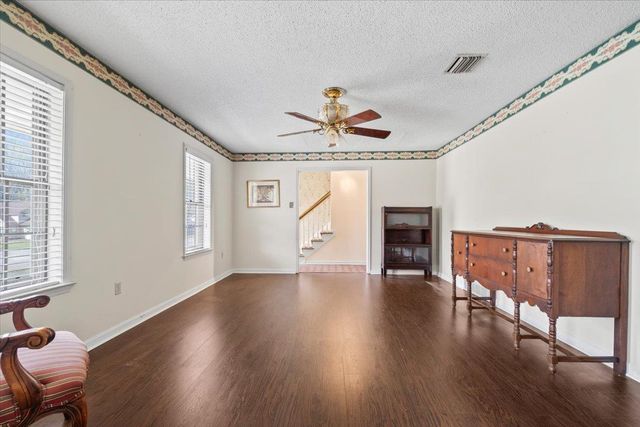 676 HERMITAGE TRAIL DR, Collierville, TN 38017