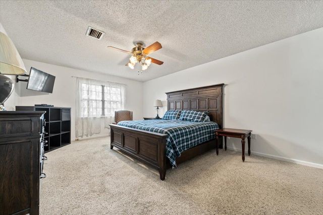 676 HERMITAGE TRAIL DR, Collierville, TN 38017