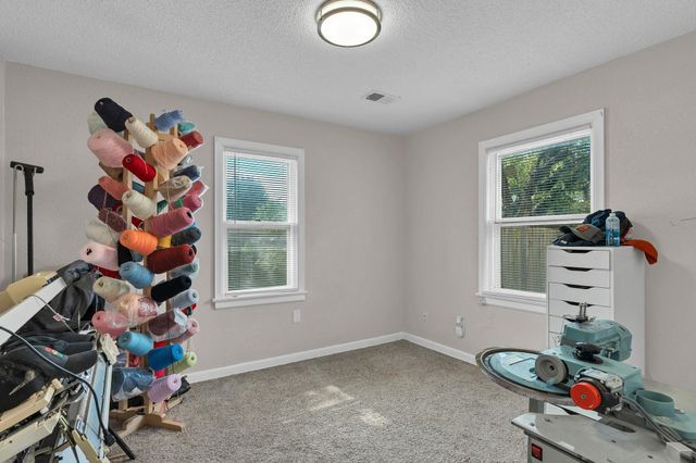1514 Matlock Dr, Wichita, KS 67208
