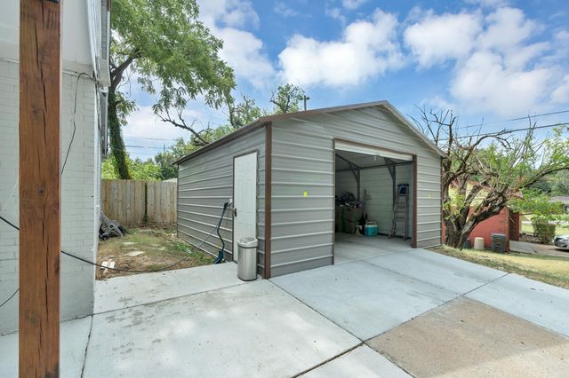 1514 Matlock Dr, Wichita, KS 67208